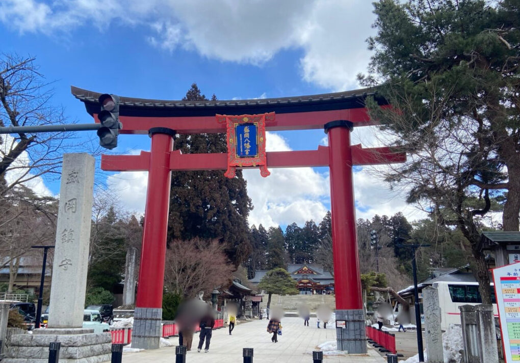 盛岡八幡宮の鳥居前