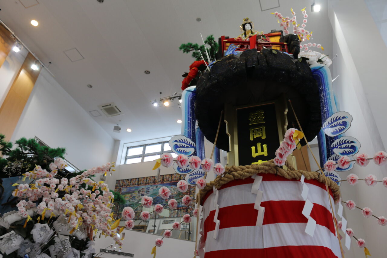 秋祭りで明治時代に使用されていた山車の再現