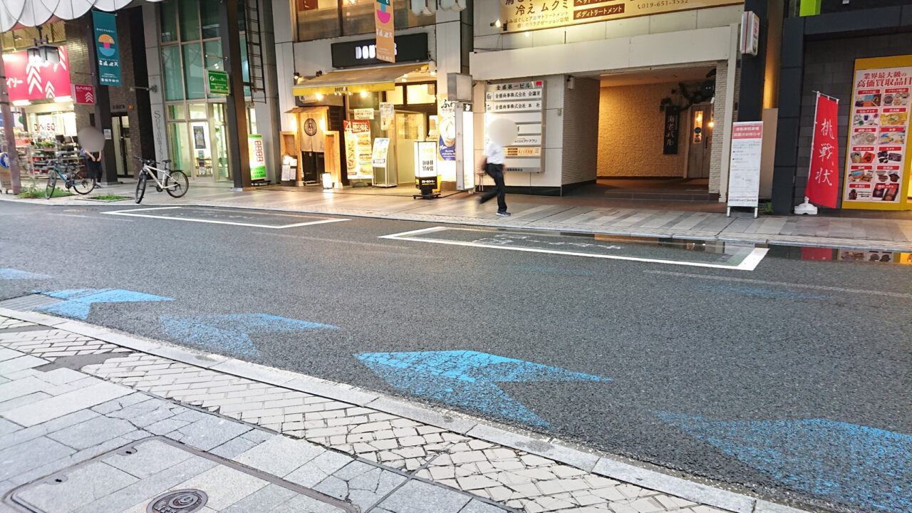 自転車駐車場が設置される大通りドトール前