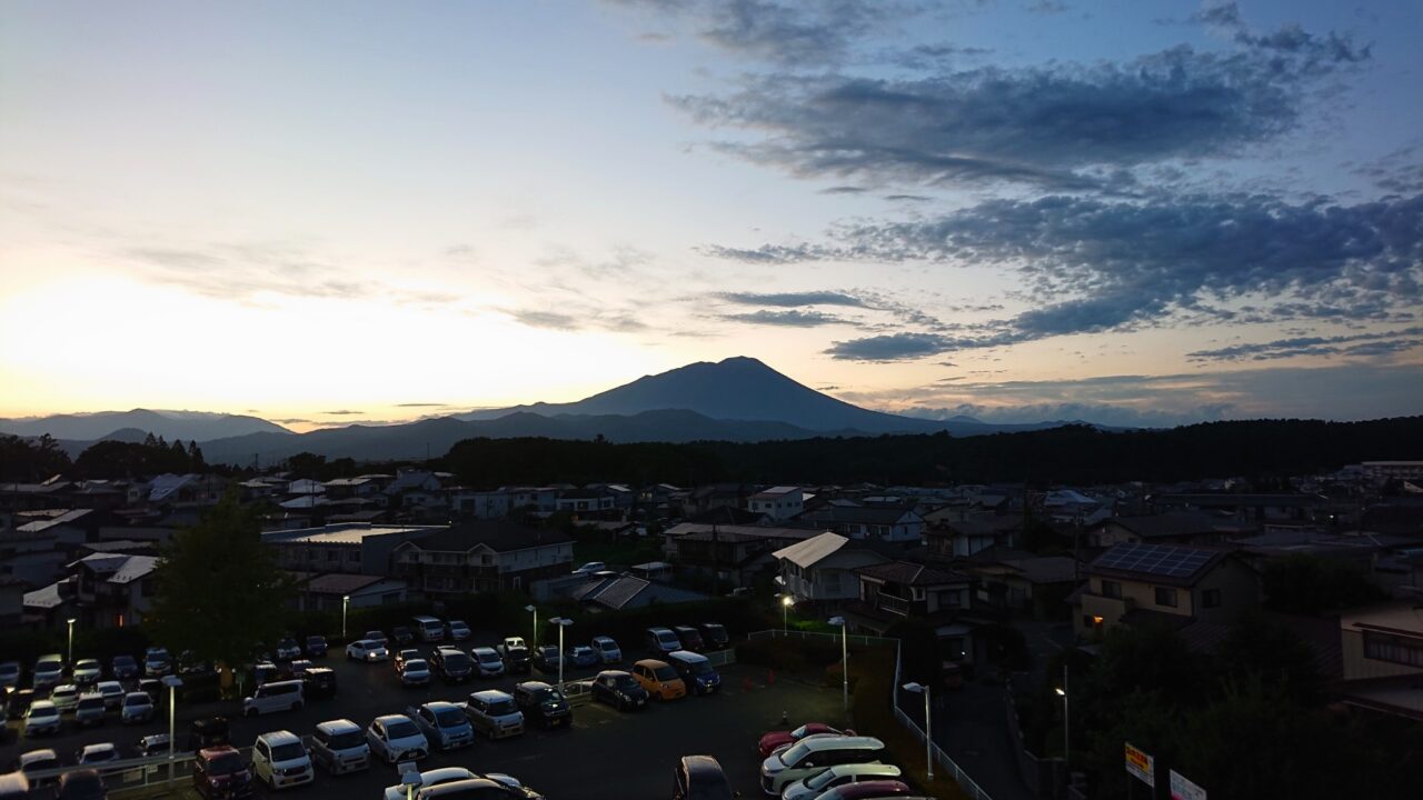 アネックスカワトクの屋上から見える岩手山