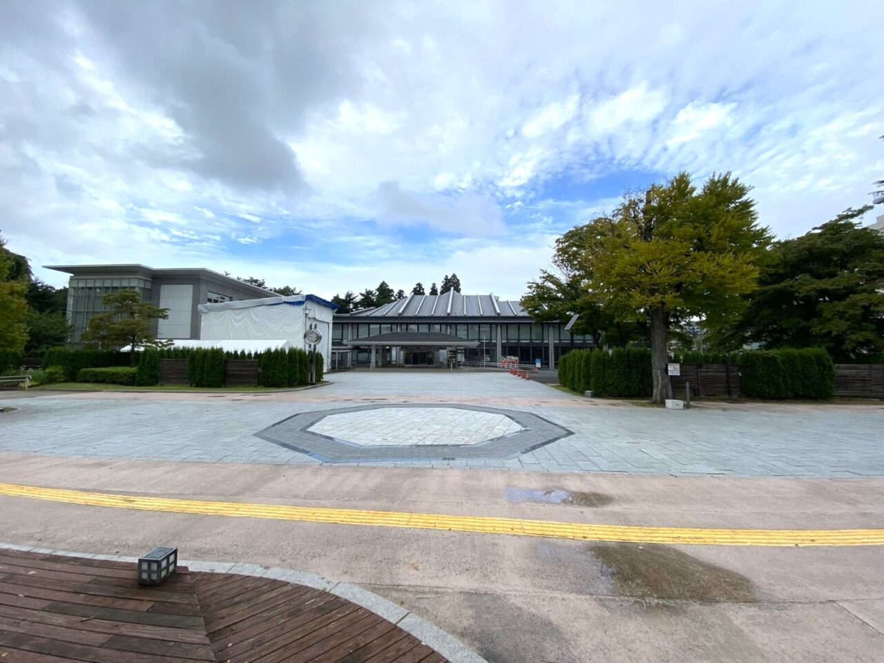 盛岡歴史文化館前