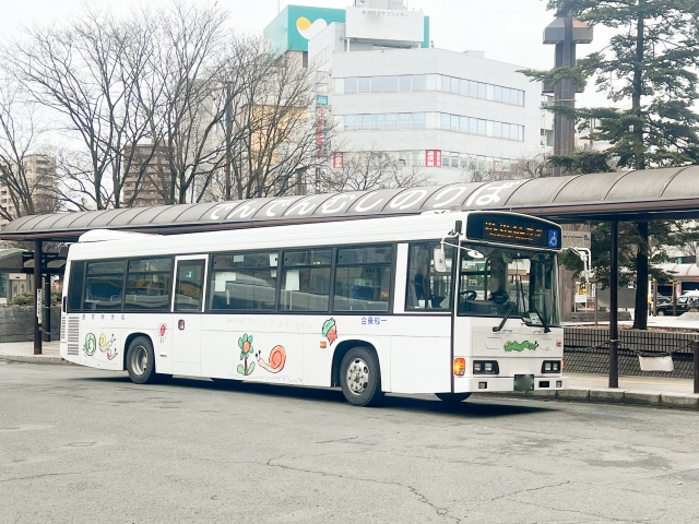 でんでんむしバス