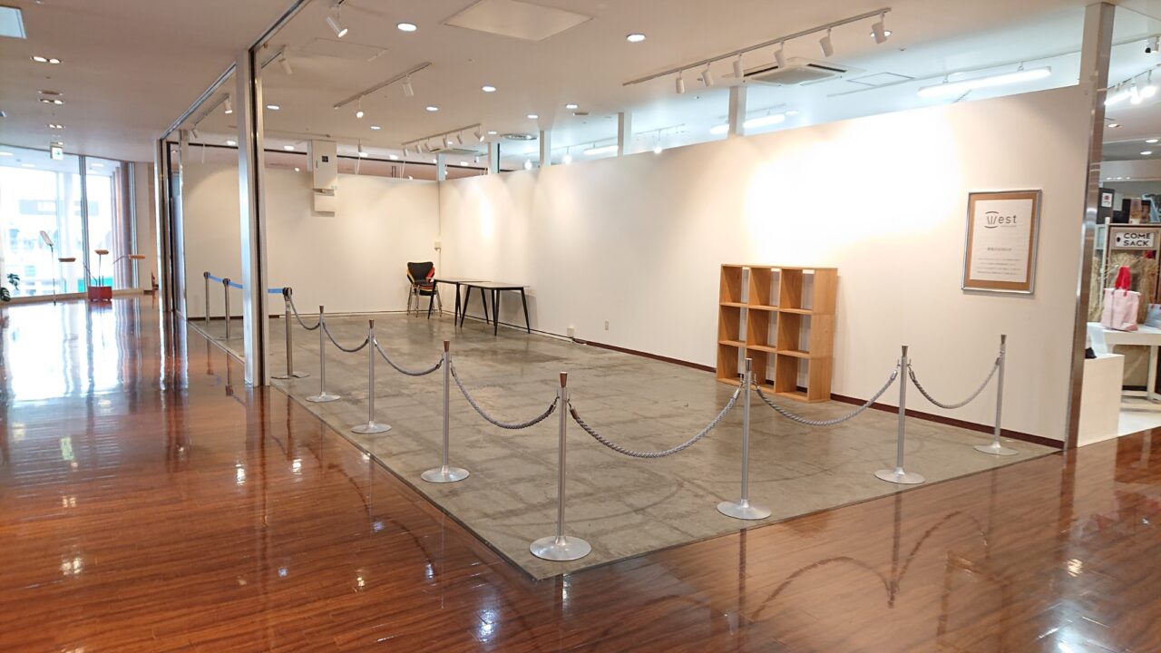 West coffee standがあったクロステラス2階の区画