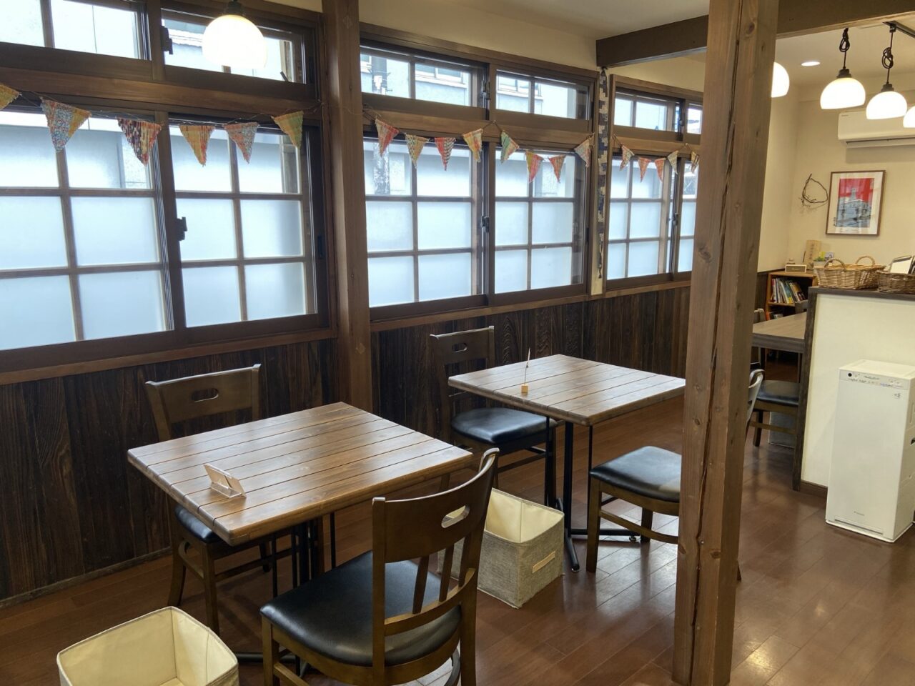 臨時休業となる紺屋町番屋カフェの座席の様子