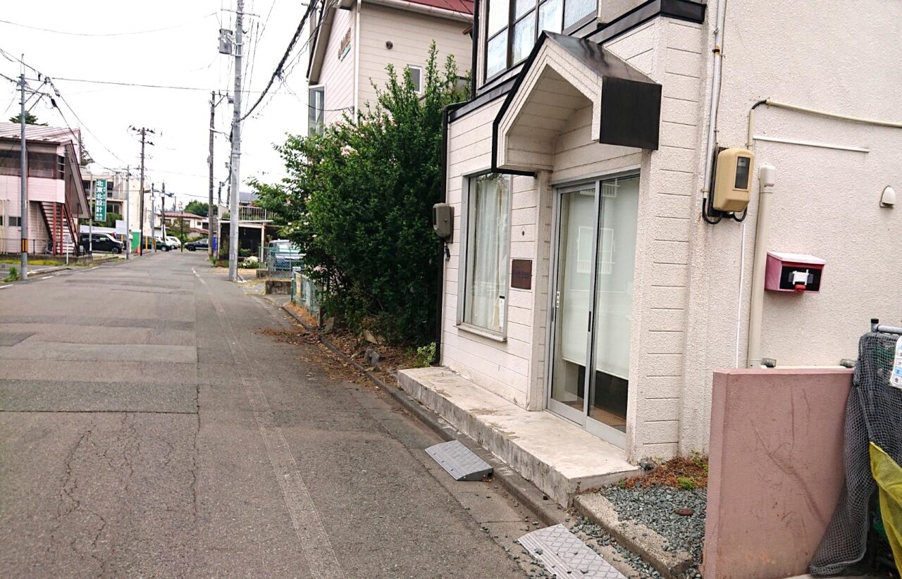 7月末に店舗での営業を終了するL'ATELIER Route Bleue(ラトリエ ルートブルーエ)周辺