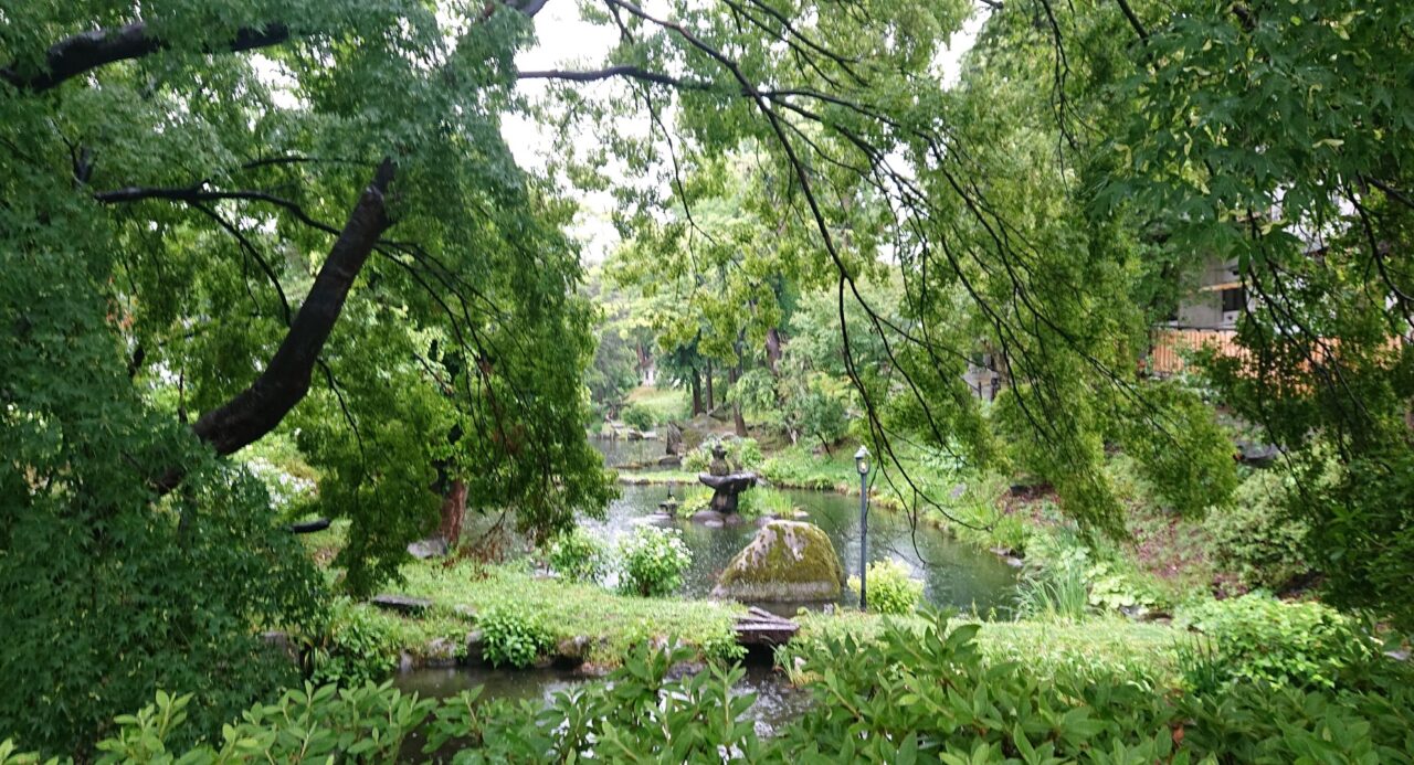 岩手公園内にある池 東大通方面から26