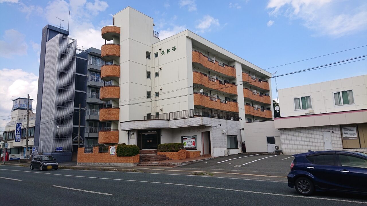 スペラボ盛岡中野店が入る中ノ1丁目のマンションの外観