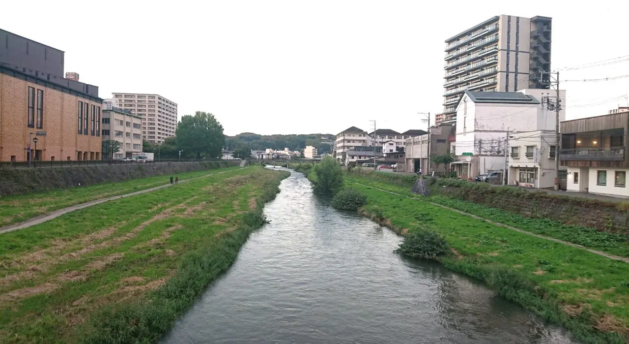 盛岡市の中心部を流れる中津川2609