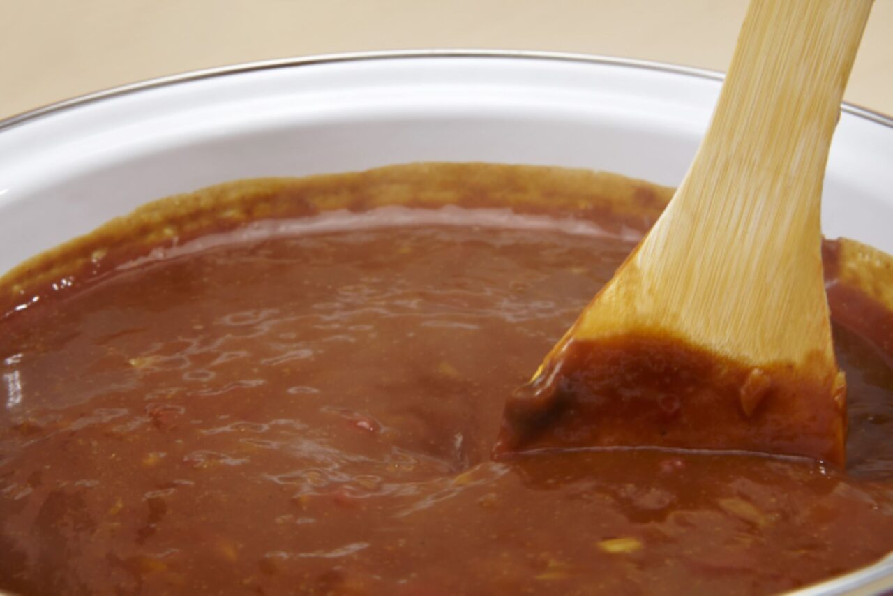 カレー 鍋 煮込む イメージ2609