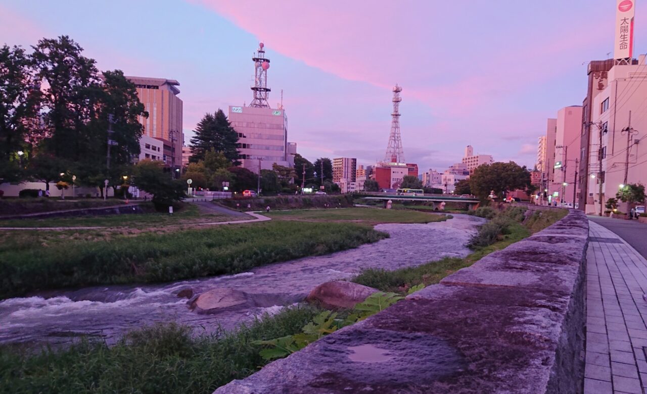 夕暮れの中津川沿いの景色2609