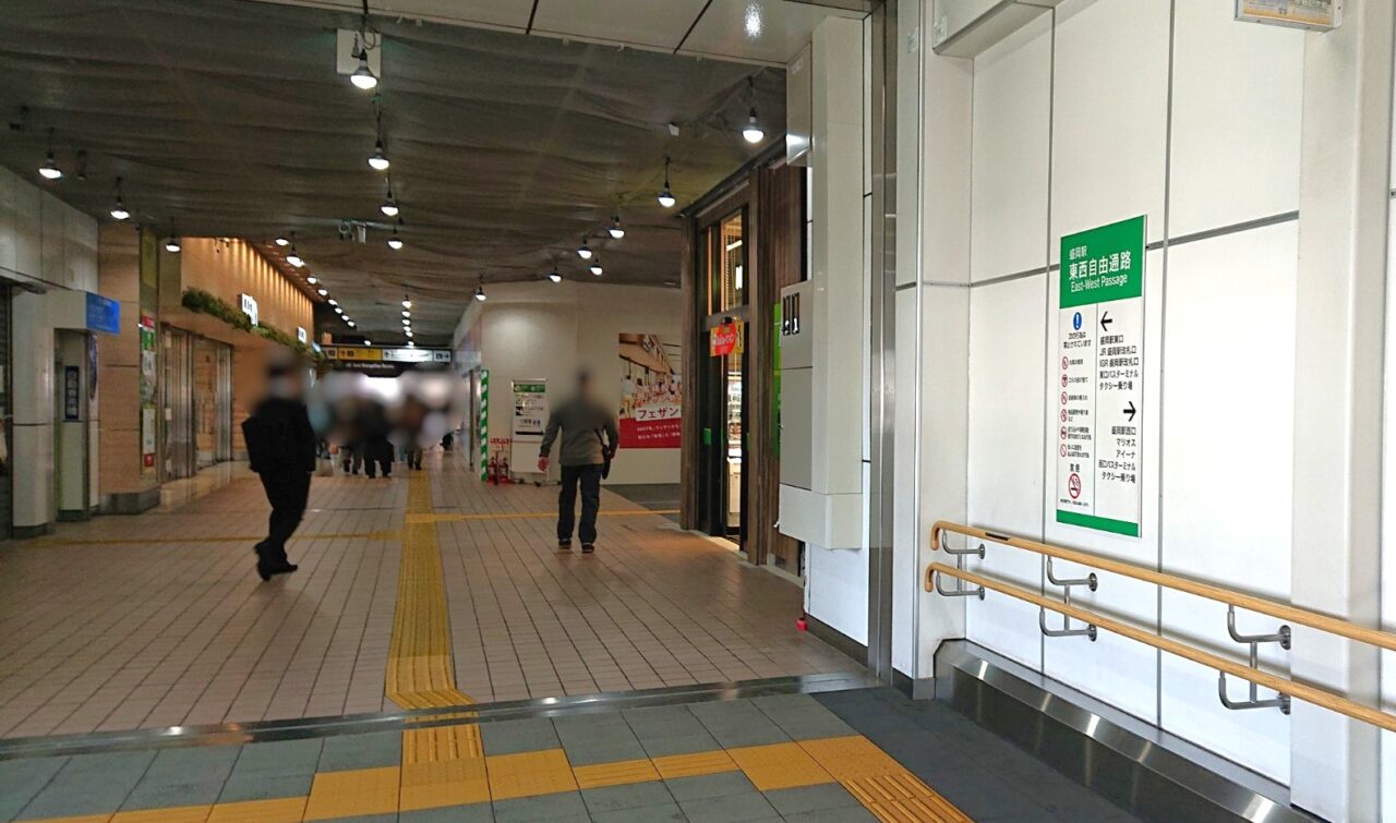 長距離バスの発着場もある東西自由通路の入口付近にできたニューデイズ2610